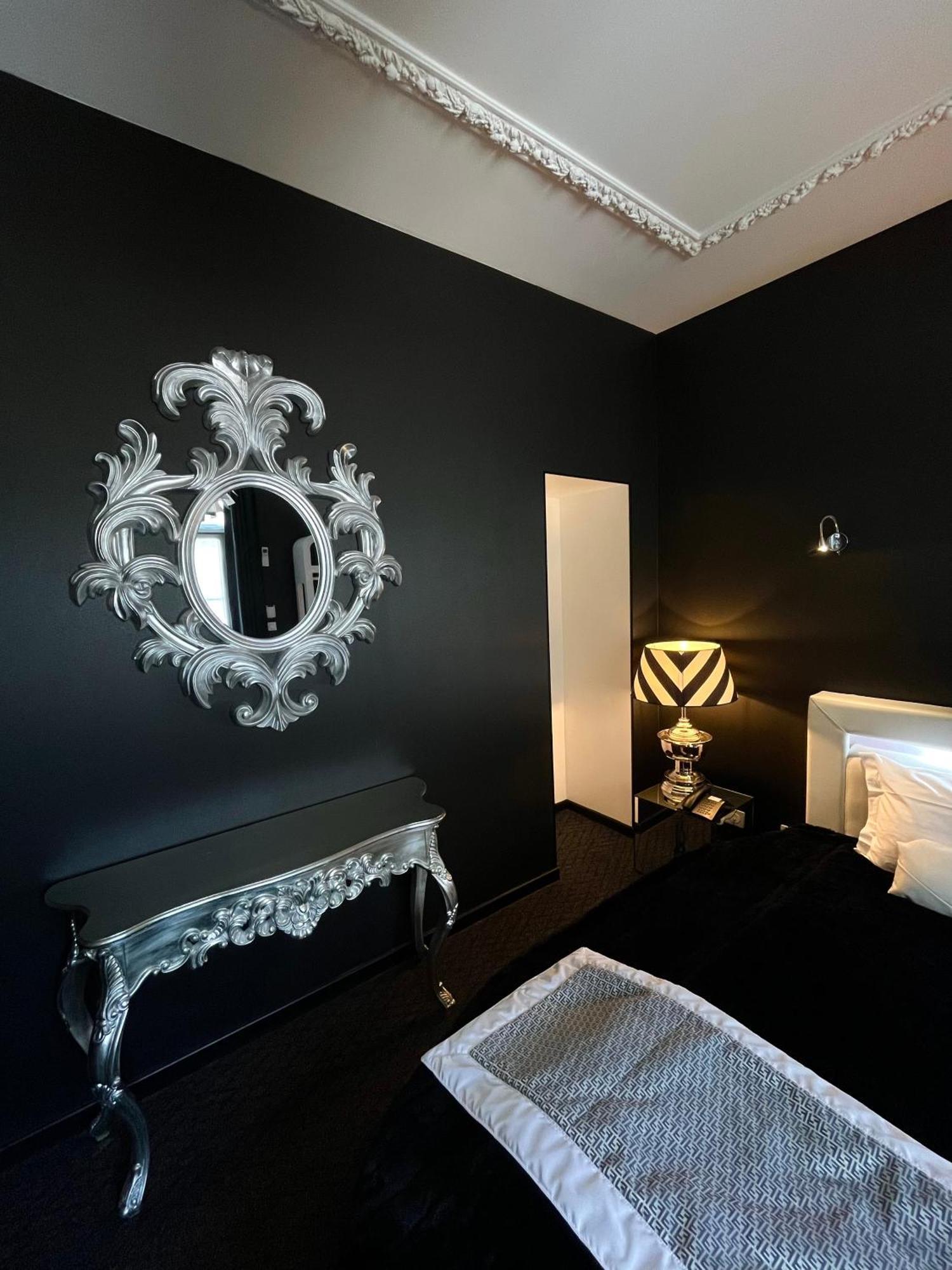 Art Hotel Рошекорбон Экстерьер фото