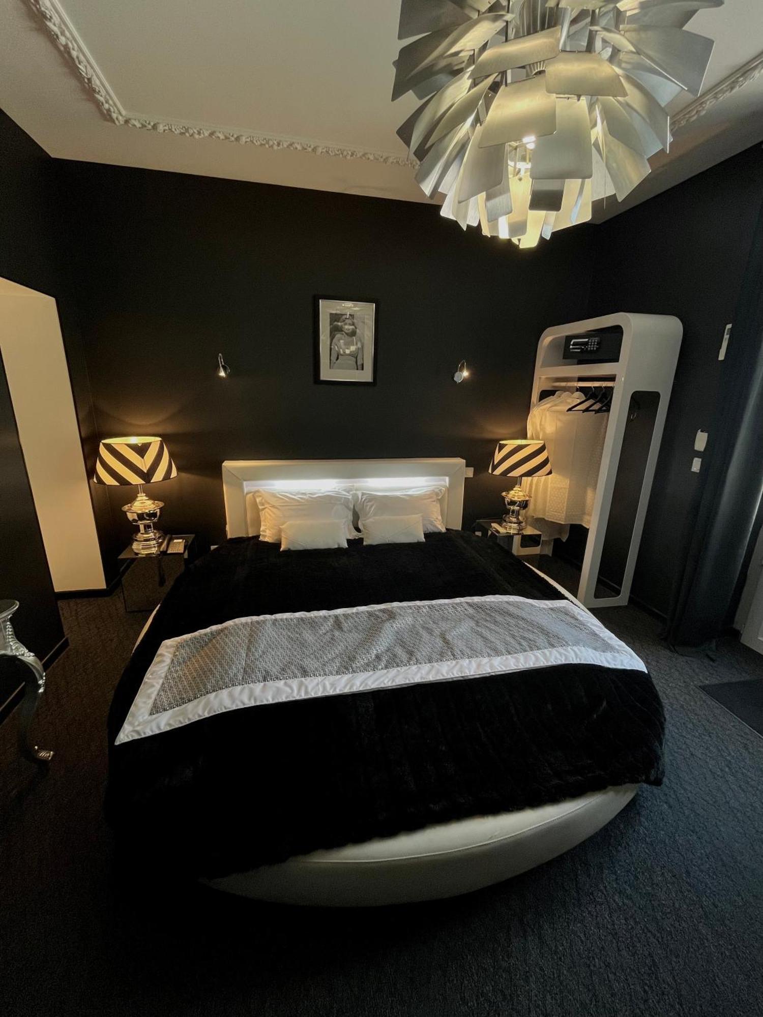 Art Hotel Рошекорбон Экстерьер фото