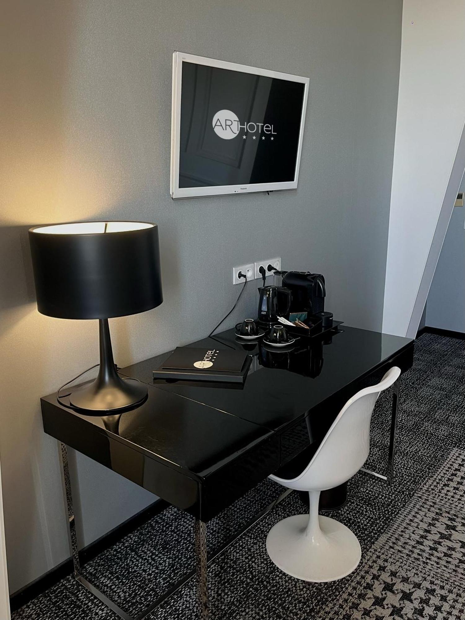 Art Hotel Рошекорбон Экстерьер фото