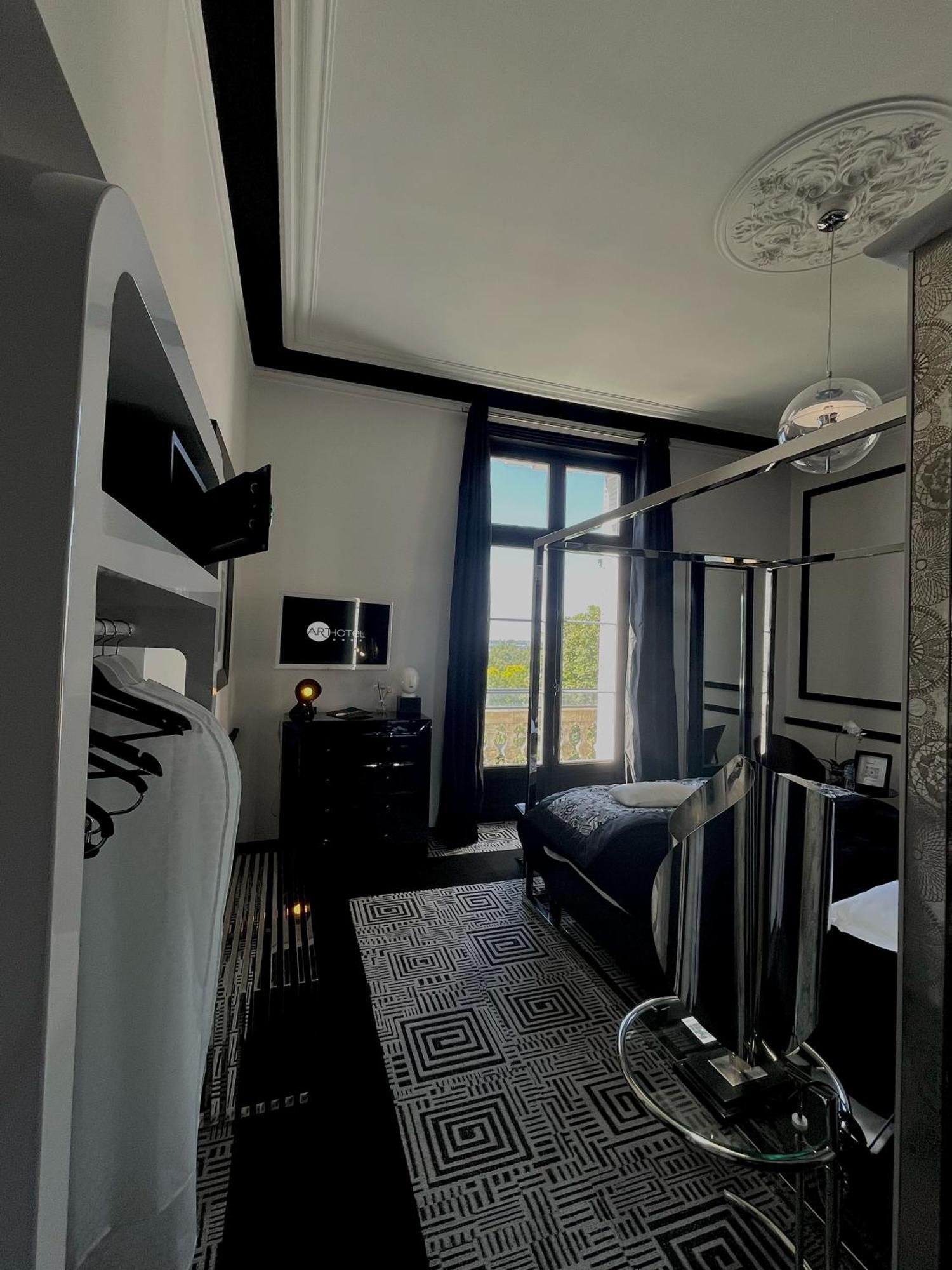 Art Hotel Рошекорбон Экстерьер фото