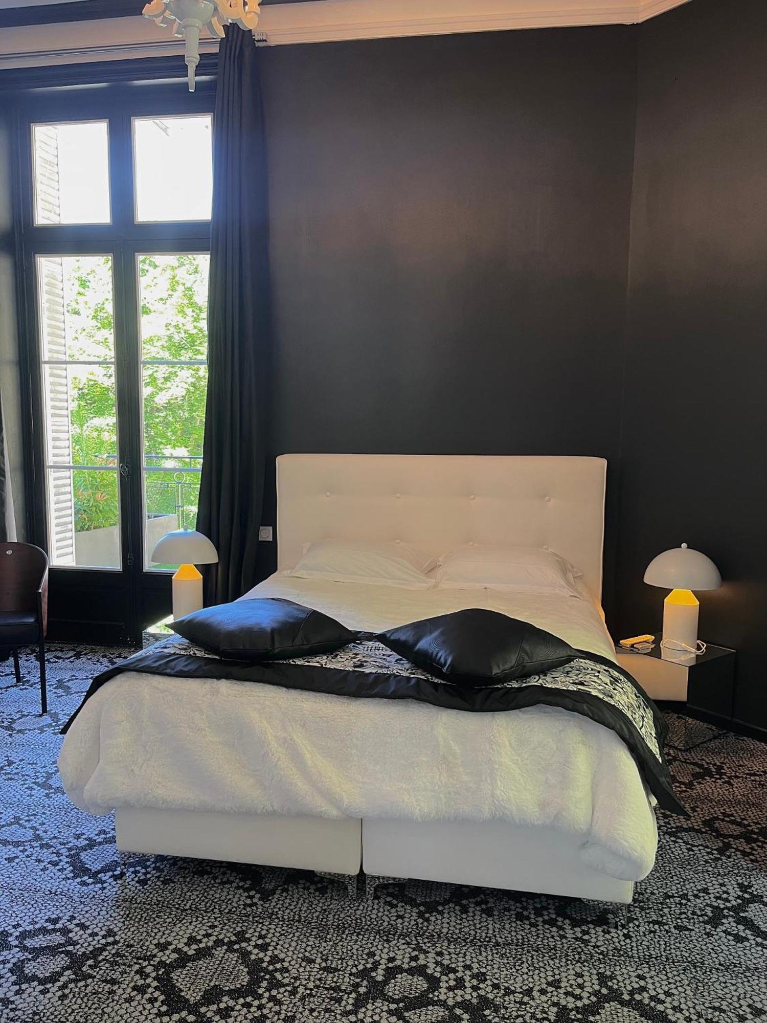 Art Hotel Рошекорбон Экстерьер фото