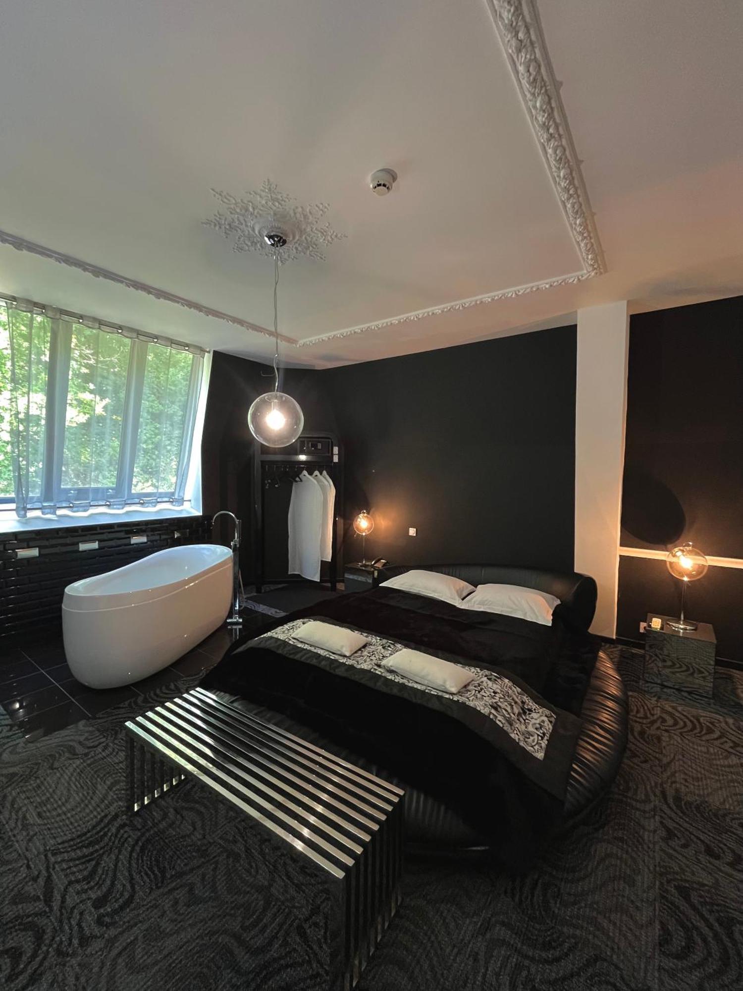 Art Hotel Рошекорбон Экстерьер фото