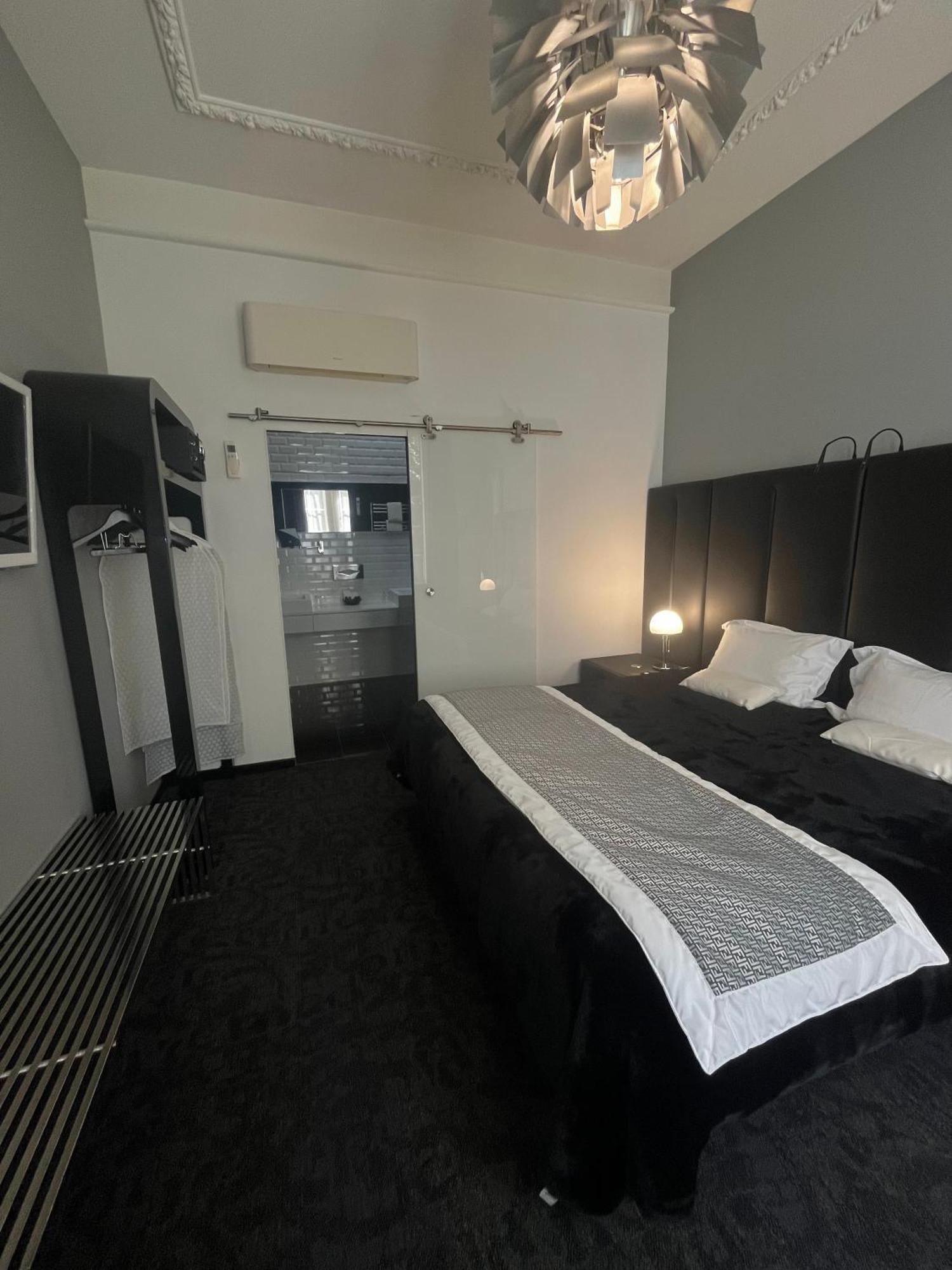 Art Hotel Рошекорбон Экстерьер фото