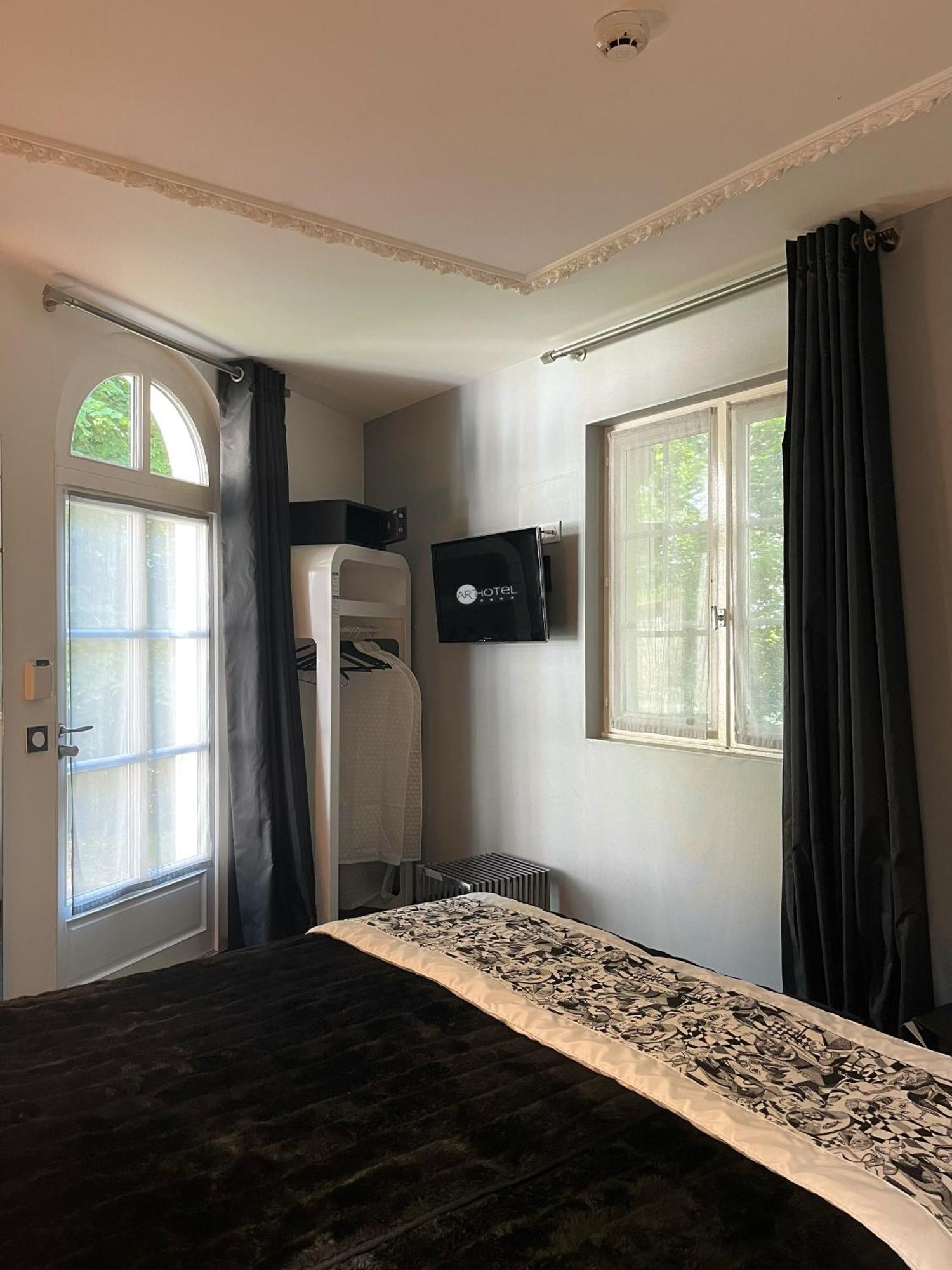 Art Hotel Рошекорбон Экстерьер фото