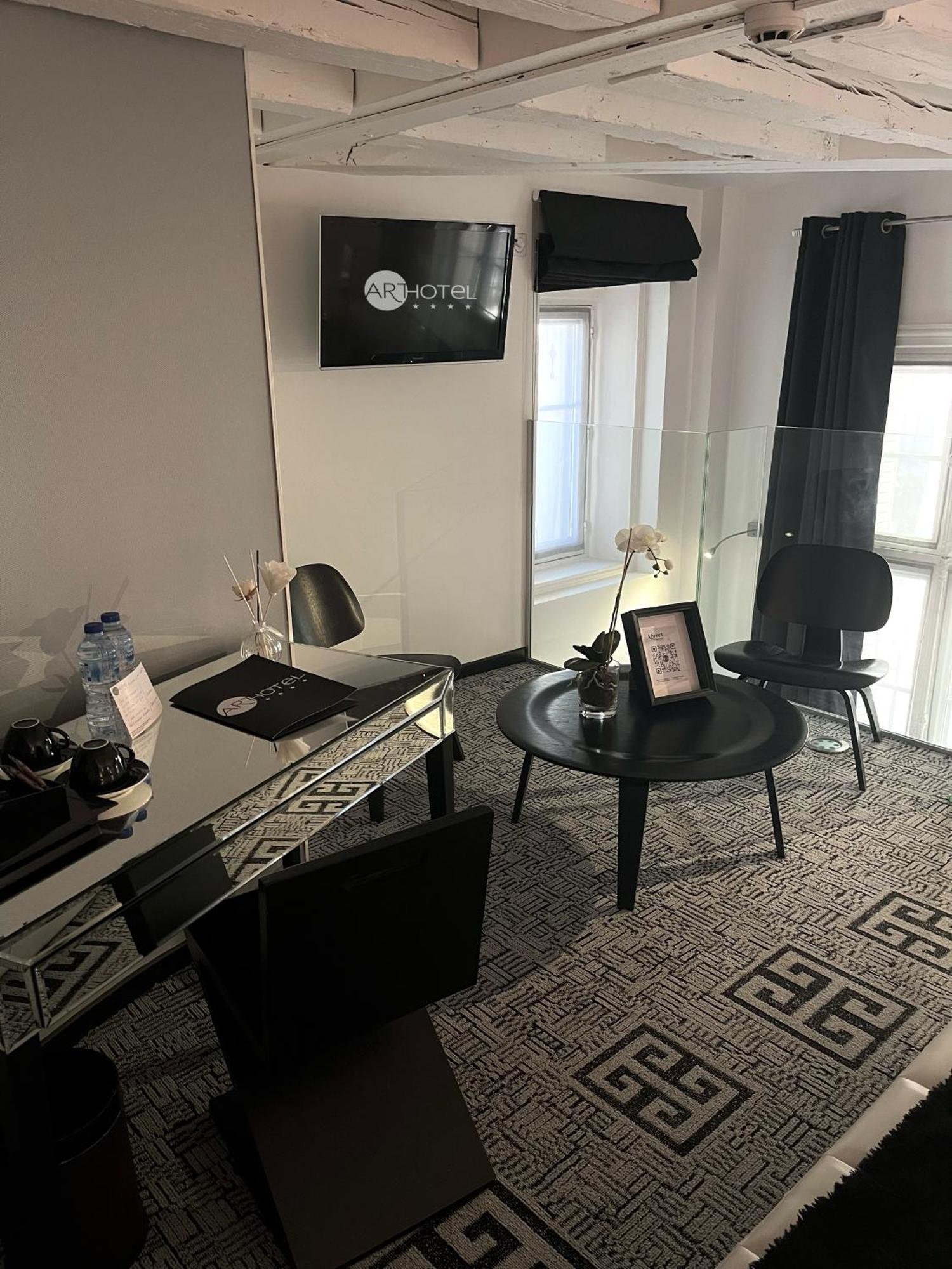 Art Hotel Рошекорбон Экстерьер фото